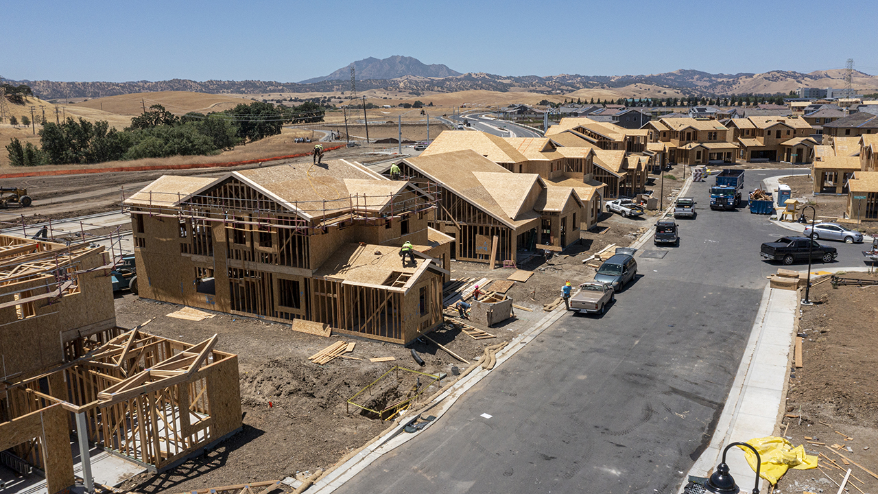 Witkoff Group Chairman and CEO Steve Witkoff assesses the volatile real estate market and the impact soaring mortgage rates have had on the U.S. economy.